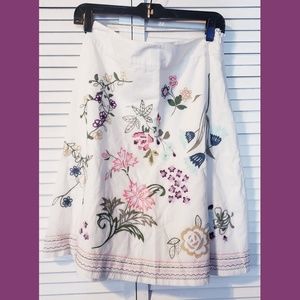 5 for $25 !Talbots womens skirt Embroidered floral size 6